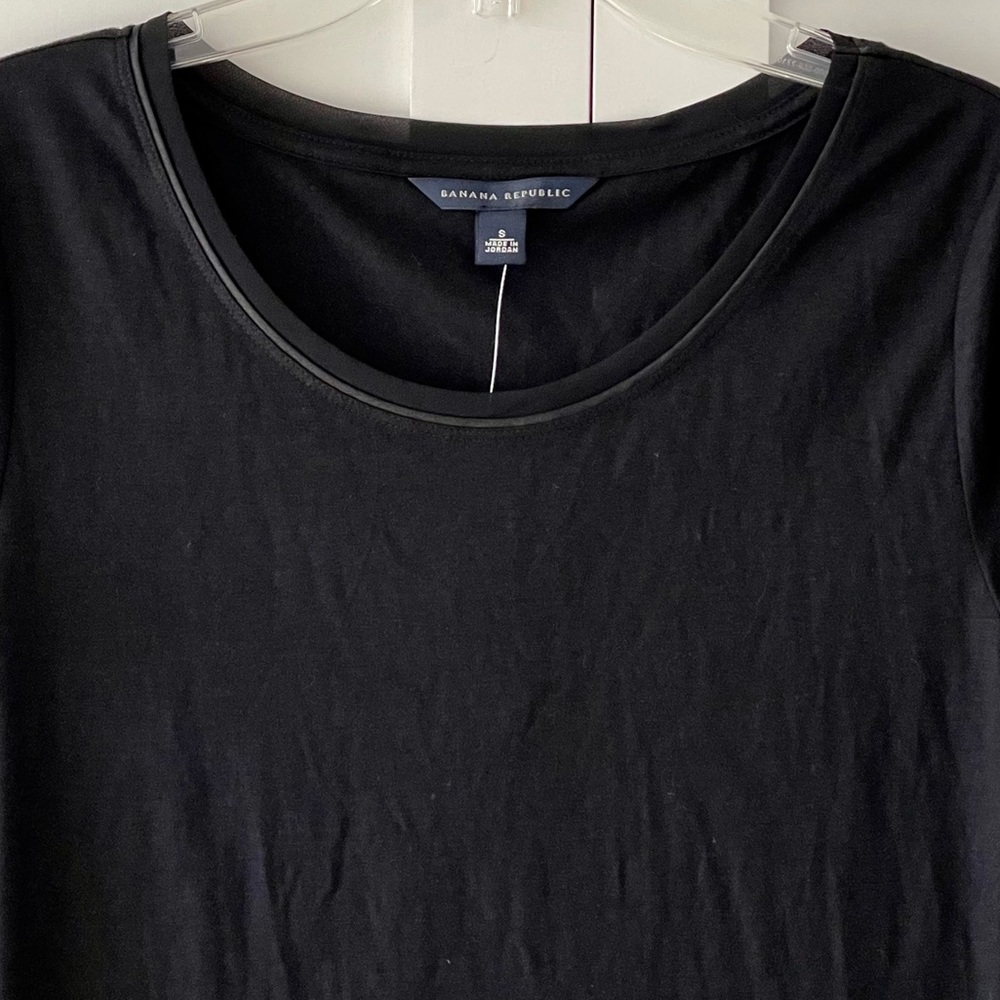 Banana Republic Classic Black Short Sleeved Tee Top, size S - Picture 2 of 9